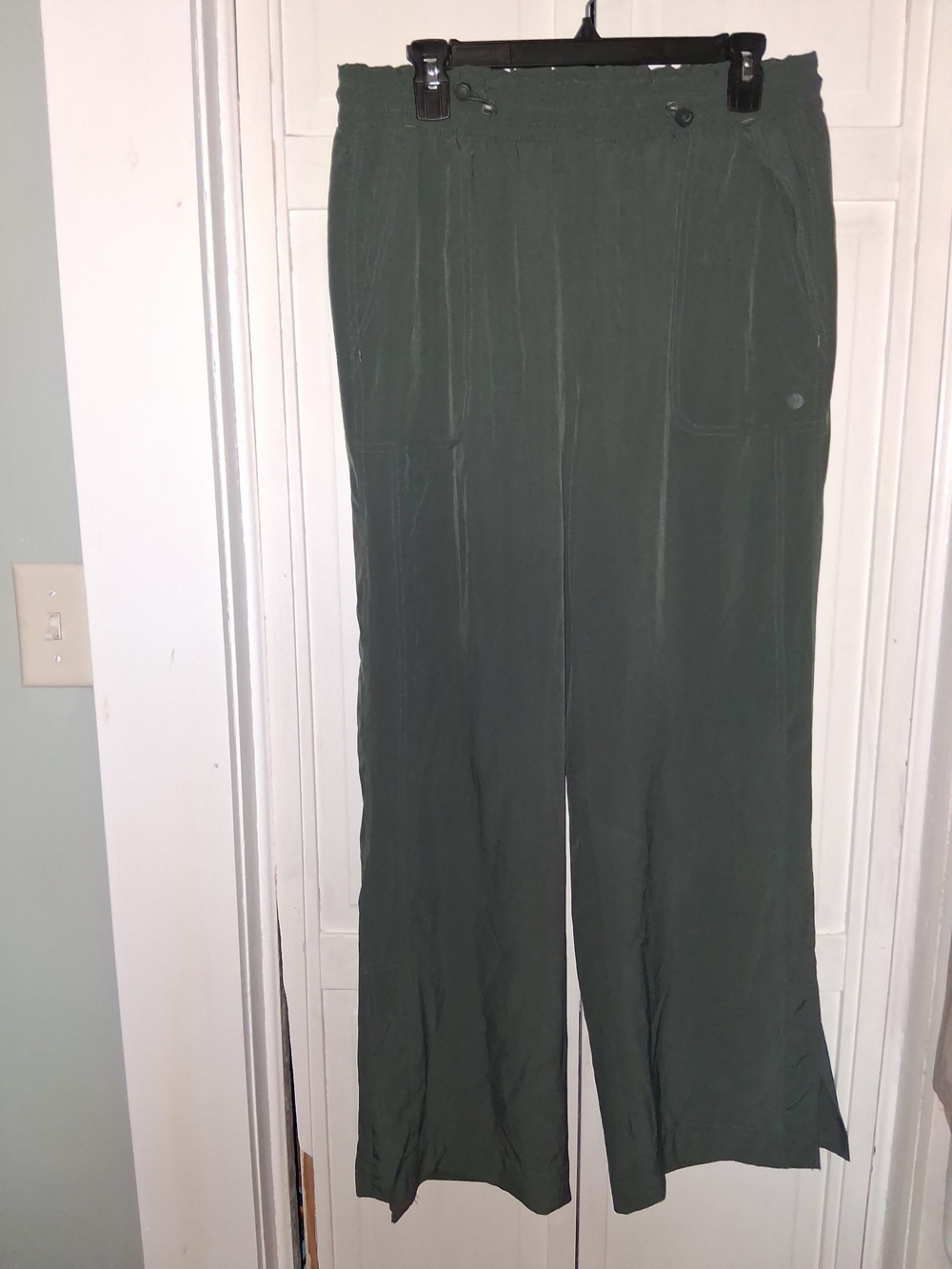 Apana Olive Green Wide-Leg Women's Pants